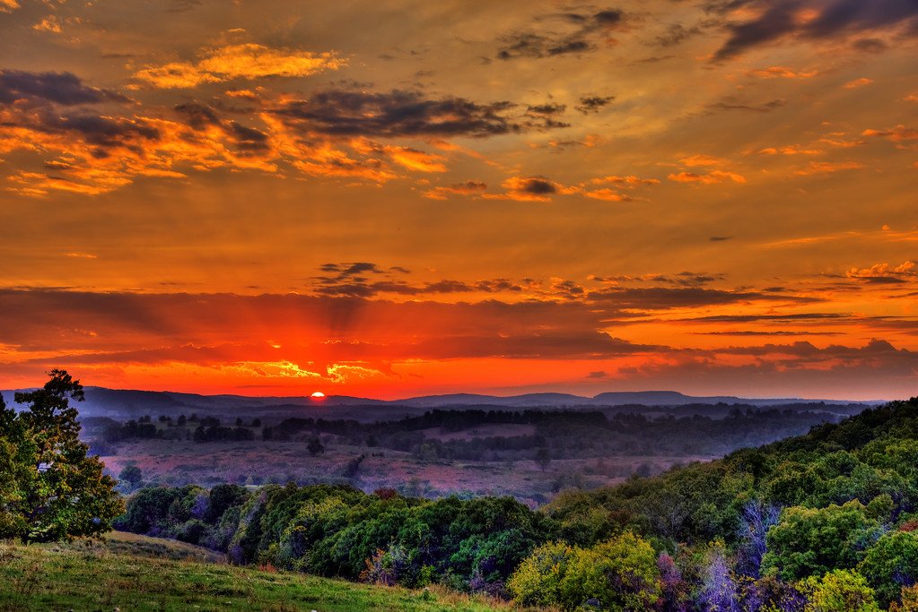 Sunset over Table Rock Lake, Missouri - Shell Knob Septic Pumping service area